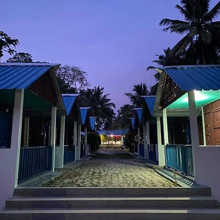 Blue Sea Restaurant & Bungalows Sitapur Kültér fotó