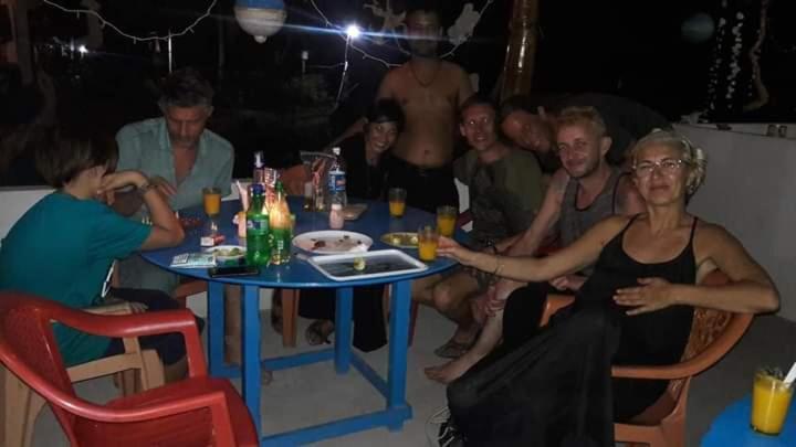 Blue Sea Restaurant & Bungalows Sitapur Kültér fotó
